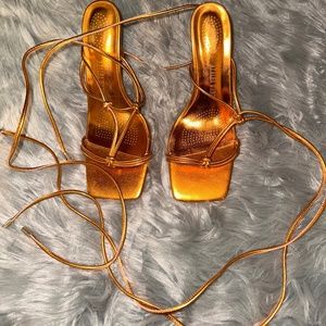 🍊 Size 12: Azalea Wang Orange Metallic Heels